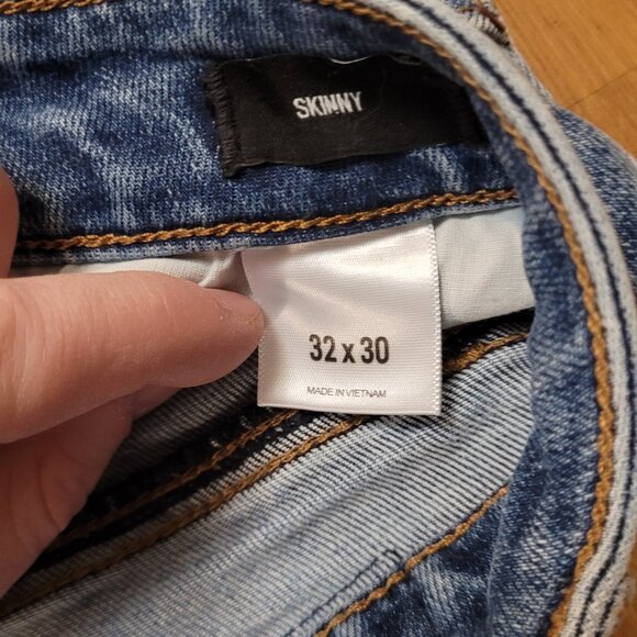 Express Skinny Distressed Light Wash Jeans 32x30 - Picture 3 of 4